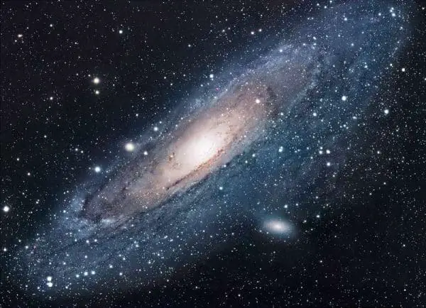 Galaxia Andromeda de la Galileo la Hubble