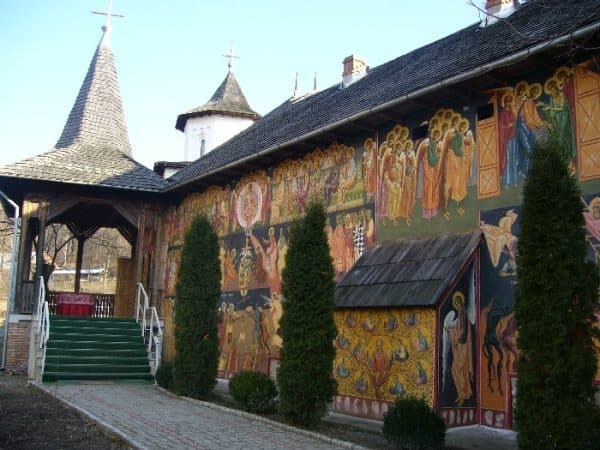Manastirea Cotmeana pictura exterioara