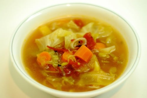 Dieta cu supa de varza topeste 7 kilograme in 7 zile