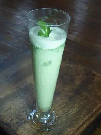 lassi cu menta