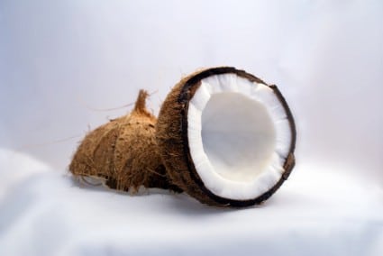 nuca de cocos beneficii si proprietati