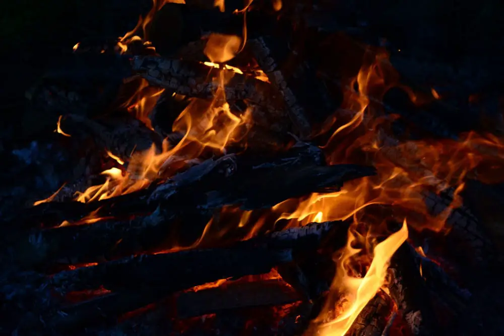 Alimori sărbătoarea focului viu – Focul si fumul in traditie