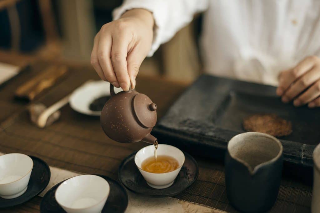 Ritualul ceaiului practica veche meditativa