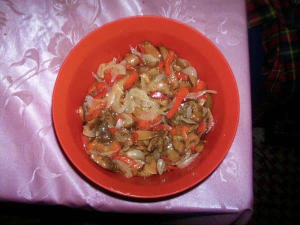 salata de bureti cu ceapa