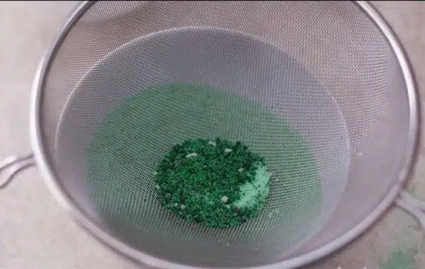 cum sa colorezi zaharul verde