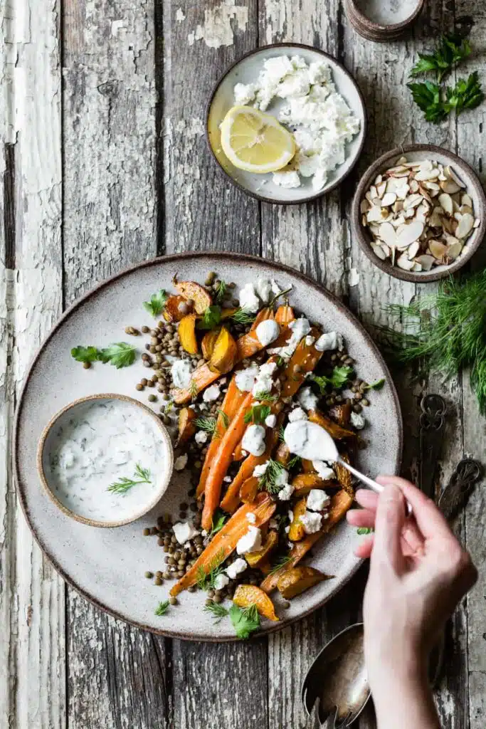 Salata de linte cu morcov sfecla rosie si branza feta - retete cu linte