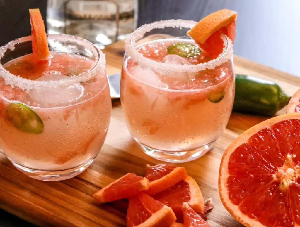 Sucul de grapefruit cocktail cu suc de grapefrut